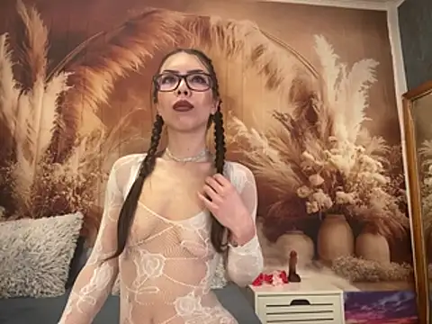 EmaLowe online show from 03/02/26, 06:03