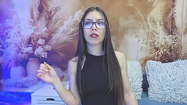 EmaLowe online show from 04/01/26, 03:41