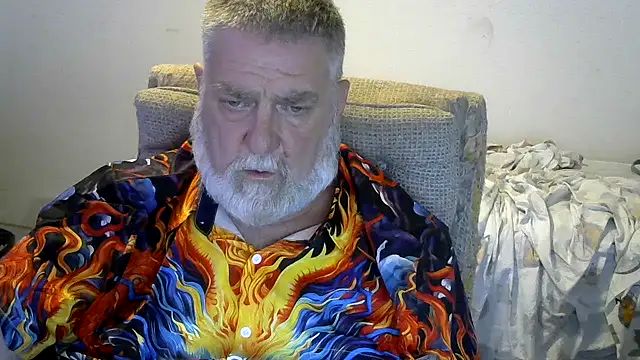 Snapshot of viejo_oso chatting on 10/18/25, 04:03 viejo oso online show from 10/18/25, 04:03