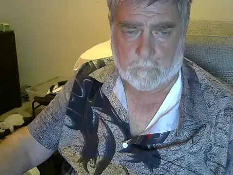 Snapshot of viejo_oso chatting on 09/19/25, 02:15 viejo oso online show from 09/19/25, 02:15