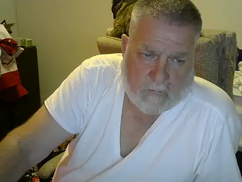 Snapshot of viejo_oso chatting on 10/08/25, 03:52 viejo oso online show from 10/08/25, 03:52