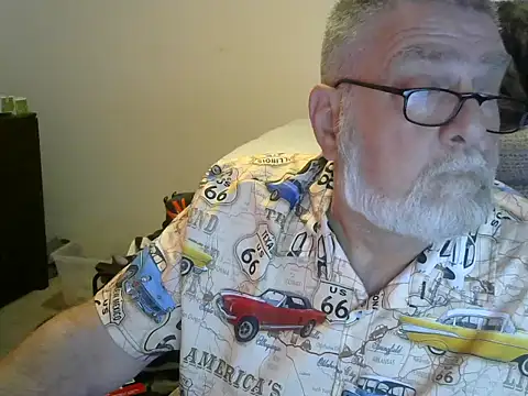 Snapshot of viejo_oso chatting on 10/12/25, 04:52 viejo oso online show from 10/12/25, 04:52