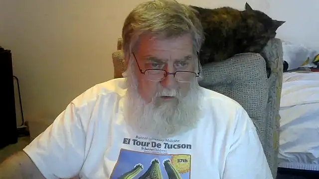 viejo oso online show from 06/07/26, 10:15