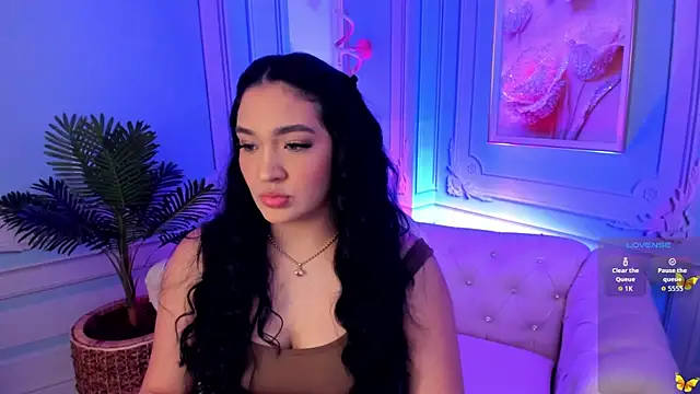 stefany duque1  online show from 10/29/25, 02:54