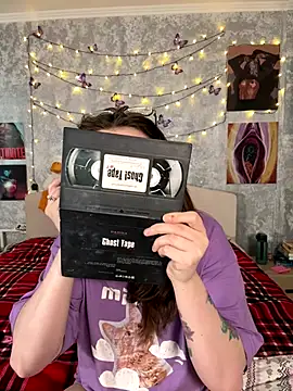 Sabrina shells online show from 12/18/25, 10:52