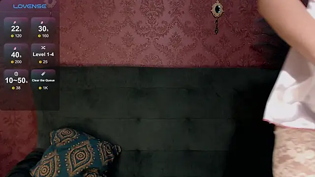 Snapshot of Poison_Eva chatting on 09/10/25, 02:43 Poison Eva online show from 09/10/25, 02:43