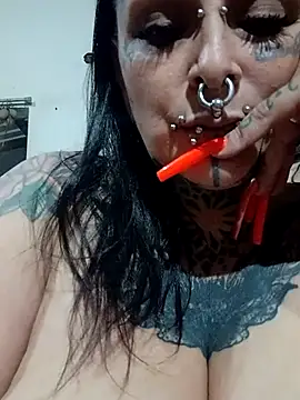 Snapshot of RichBitc4xxx89 chatting on 10/18/25, 08:16 RichBitc4xxx89 online show from 10/18/25, 08:16