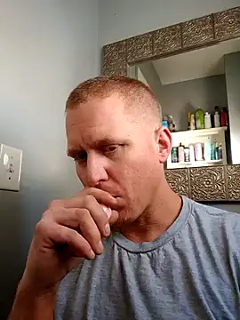 Snapshot of squrtking chatting on 12/24/24, 04:19 squrtking online show from 12/24/24, 04:19