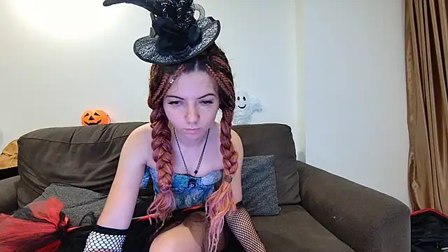 Anoraa online show from 10/25/25, 11:16