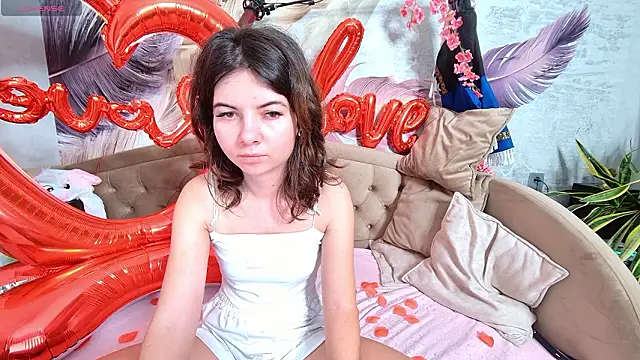 Snapshot of Anoraa chatting on 02/13/26, 02:00 Anoraa online show from 02/13/26, 02:00