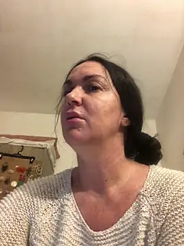 BELLAMORGANE1 online show from 11/04/25, 08:56