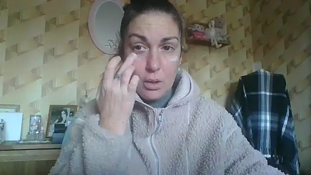 Snapshot of BELLAMORGANE1 chatting on 12/29/24, 12:45 BELLAMORGANE1 online show from 12/29/24, 12:45