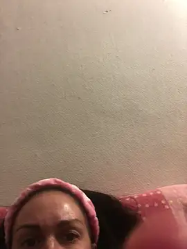 BELLAMORGANE1 online show from 10/29/25, 07:02