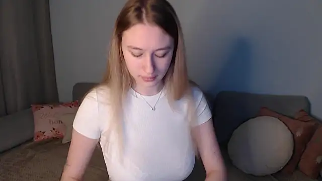 Haley Vixen online show from 10/31/25, 09:06