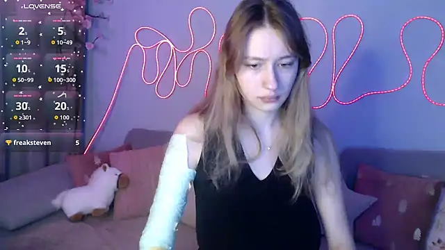 Haley Vixen online show from 12/22/25, 09:20