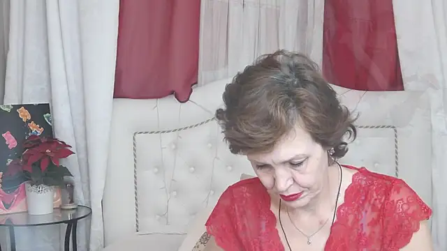 Snapshot of SilviaHart chatting on 10/10/25, 01:01 SilviaHart online show from 10/10/25, 01:01