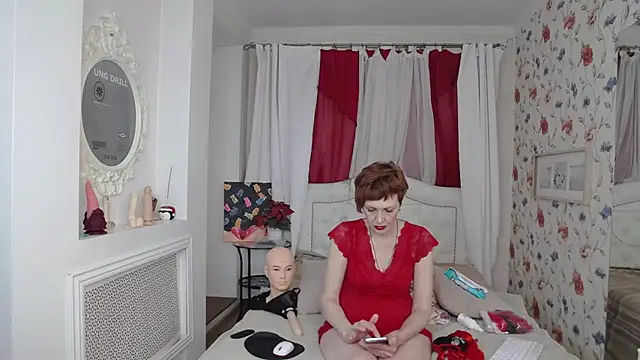 Snapshot of SilviaHart chatting on 02/14/25, 11:42 SilviaHart online show from 02/14/25, 11:42
