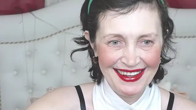 SilviaHart online show from 12/18/25, 12:53