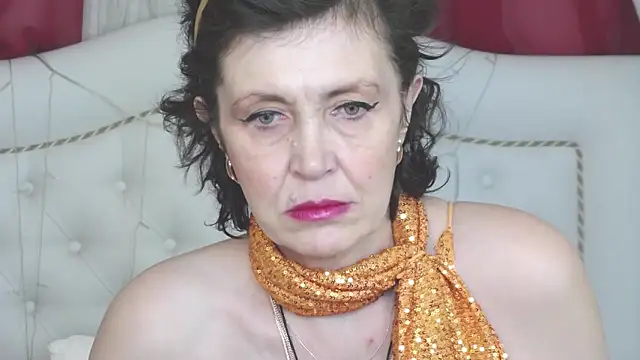 SilviaHart online show from 12/14/25, 06:52