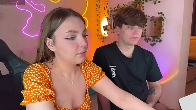 RobertAndLinela online show from 09/26/25, 03:35