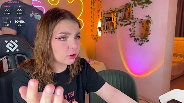 RobertAndLinela online show from 10/06/25, 08:04