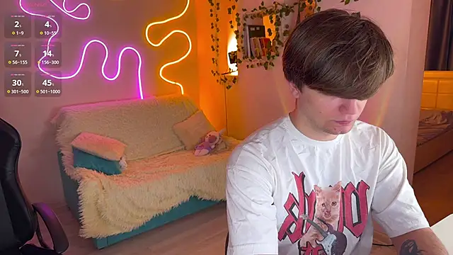 RobertAndLinela online show from 11/05/25, 04:43