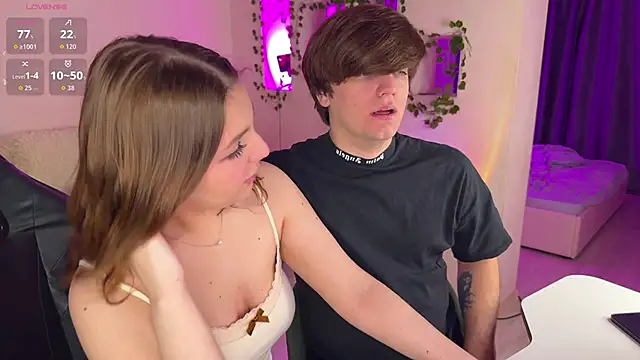 RobertAndLinela online show from 12/14/25, 05:35