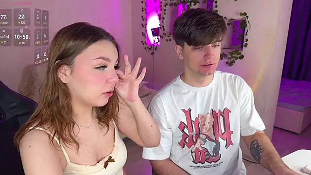 RobertAndLinela online show from 12/22/25, 05:18