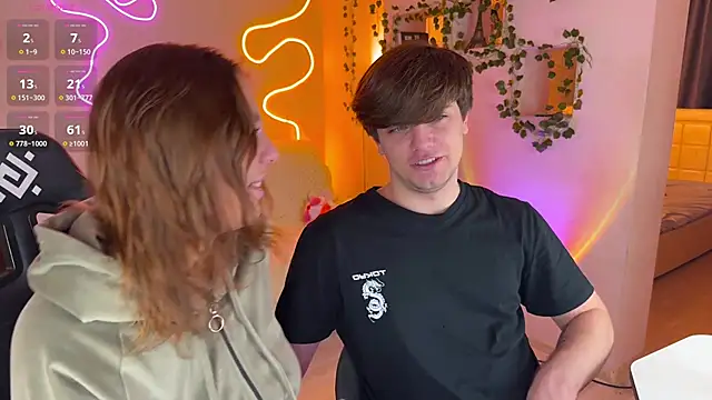 RobertAndLinela online show from 10/30/25, 02:47