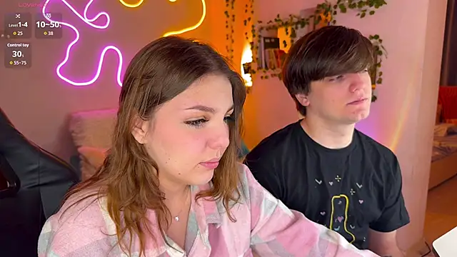 RobertAndLinela online show from 11/11/25, 03:18