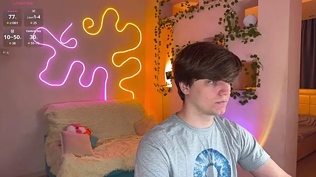 RobertAndLinela online show from 11/07/25, 04:33