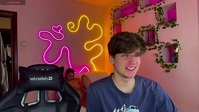 RobertAndLinela online show from 02/28/25, 10:09