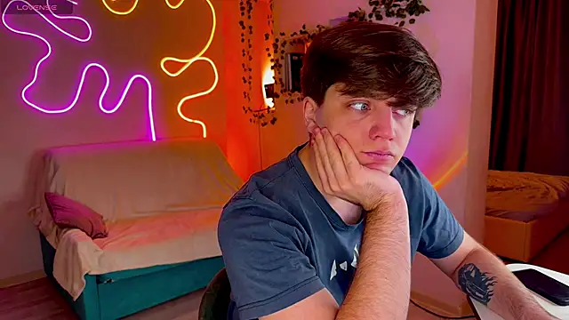 RobertAndLinela online show from 09/14/25, 03:34