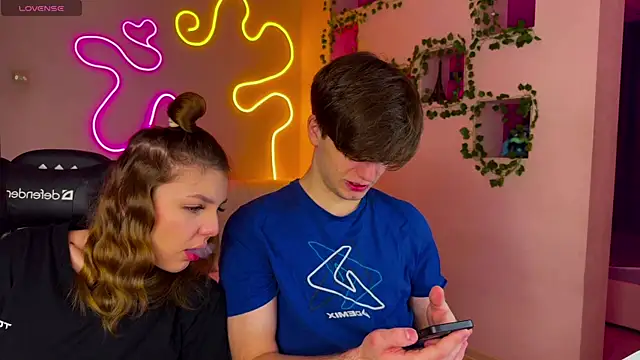 RobertAndLinela online show from 02/23/25, 06:34