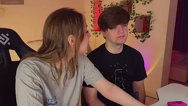 RobertAndLinela online show from 02/13/26, 09:53