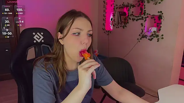 RobertAndLinela online show from 05/21/26, 01:58