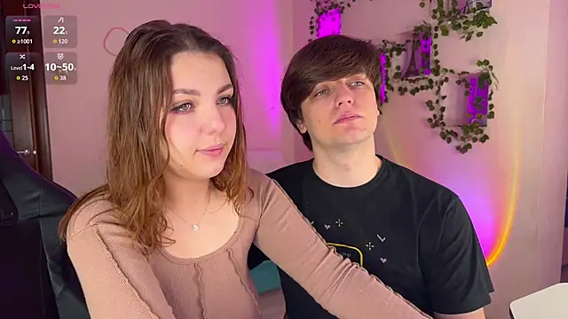 RobertAndLinela online show from 12/04/25, 02:21