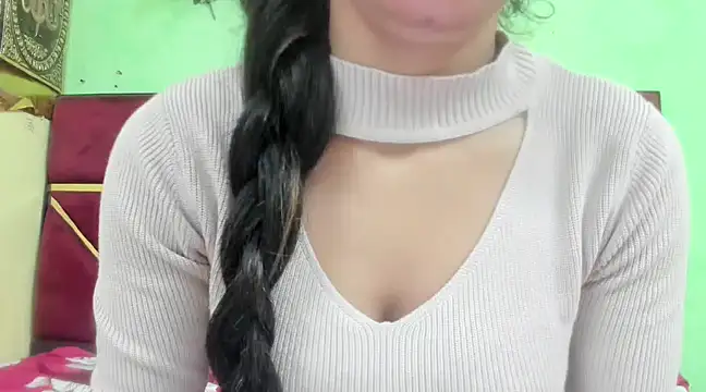 Snapshot of Somiya87 chatting on 02/17/25, 08:06 Somiya87 online show from 02/17/25, 08:06