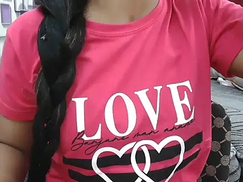 Snapshot of Somiya87 chatting on 11/12/25, 06:23 Somiya87 online show from 11/12/25, 06:23