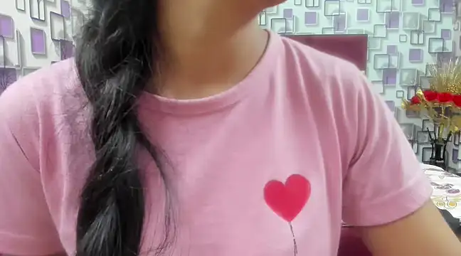 Snapshot of Somiya87 chatting on 03/20/25, 10:51 Somiya87 online show from 03/20/25, 10:51