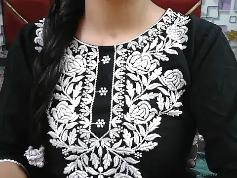 Snapshot of Somiya87 chatting on 10/27/25, 06:20 Somiya87 online show from 10/27/25, 06:20