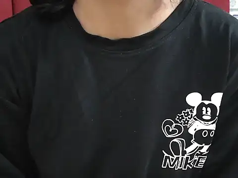 Snapshot of Somiya87 chatting on 11/27/25, 05:57 Somiya87 online show from 11/27/25, 05:57