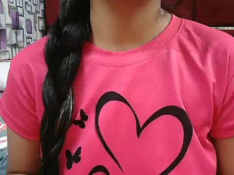 Snapshot of Somiya87 chatting on 11/25/25, 01:06 Somiya87 online show from 11/25/25, 01:06