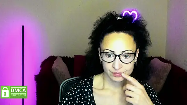 Snapshot of Arianasweety23 chatting on 10/06/25, 11:33 Arianasweety23 online show from 10/06/25, 11:33