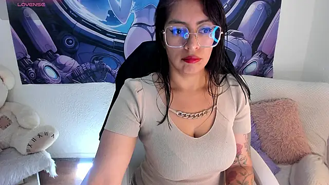 Snapshot of Irene_Grey20 chatting on 09/30/25, 01:44 Irene Grey20 online show from 09/30/25, 01:44