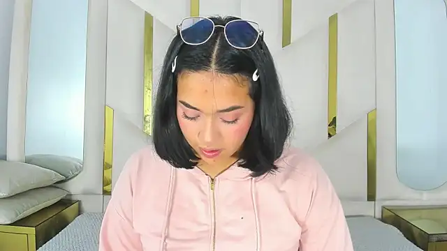 IsabellRodriguez18 online show from 11/23/25, 03:16