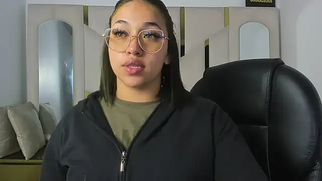 IsabellRodriguez18 online show from 01/13/26, 04:27