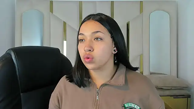 IsabellRodriguez18 online show from 10/07/25, 03:18