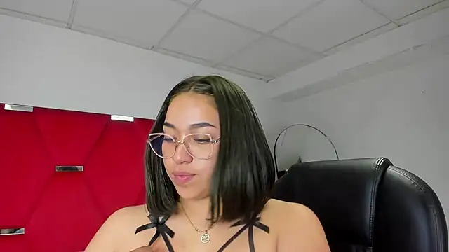 IsabellRodriguez18 online show from 01/10/26, 03:46