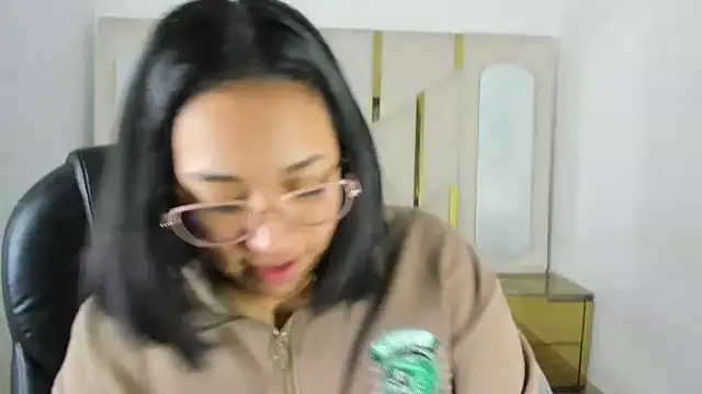 IsabellRodriguez18 online show from 11/12/25, 03:10